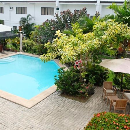 Отель Red Knight Gardens Davao Экстерьер фото