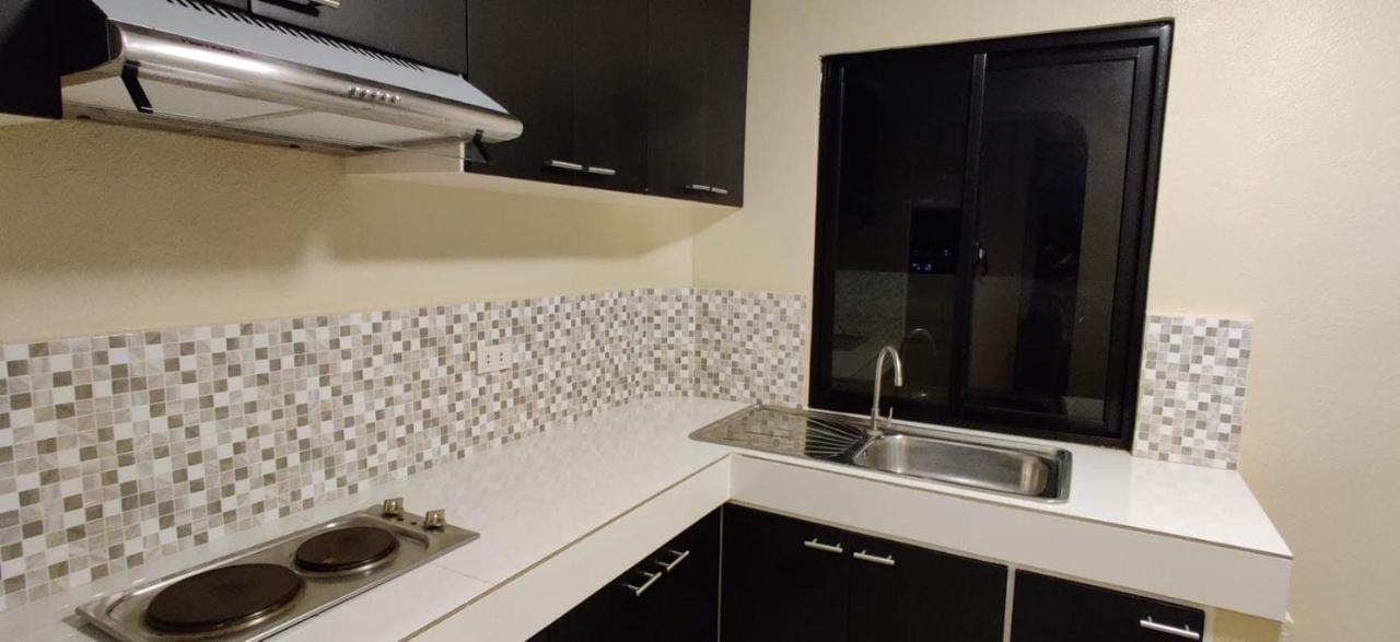 Отель Red Knight Gardens Davao Экстерьер фото