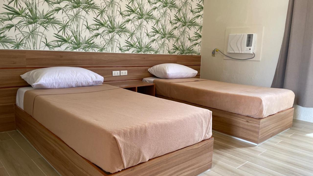 Отель Red Knight Gardens Davao Экстерьер фото
