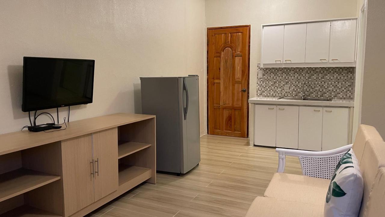 Отель Red Knight Gardens Davao Экстерьер фото