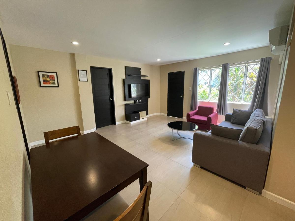 Отель Red Knight Gardens Davao Экстерьер фото