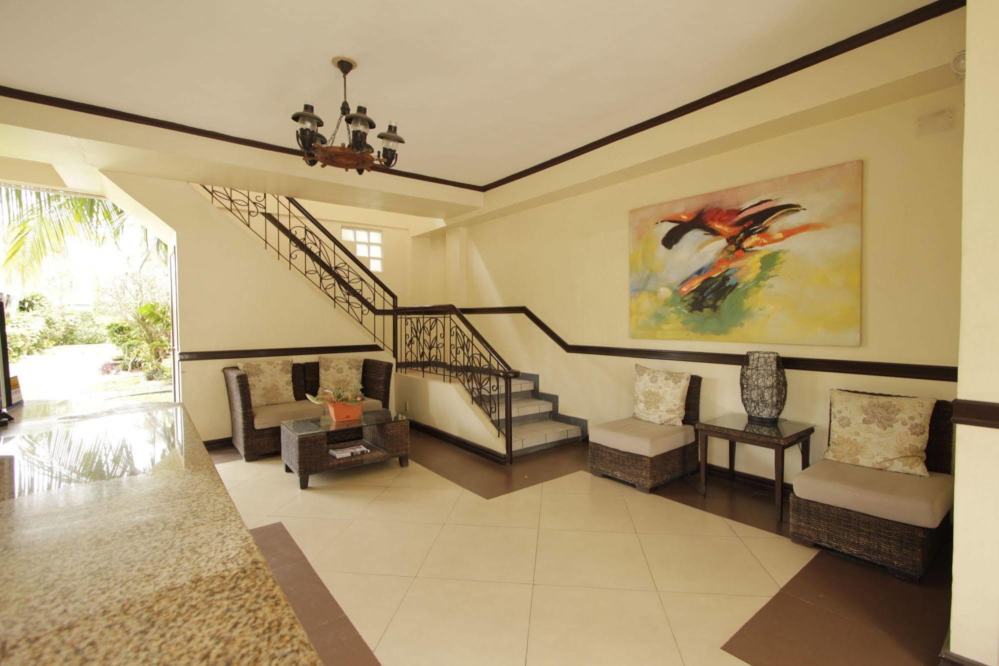 Отель Red Knight Gardens Davao Экстерьер фото