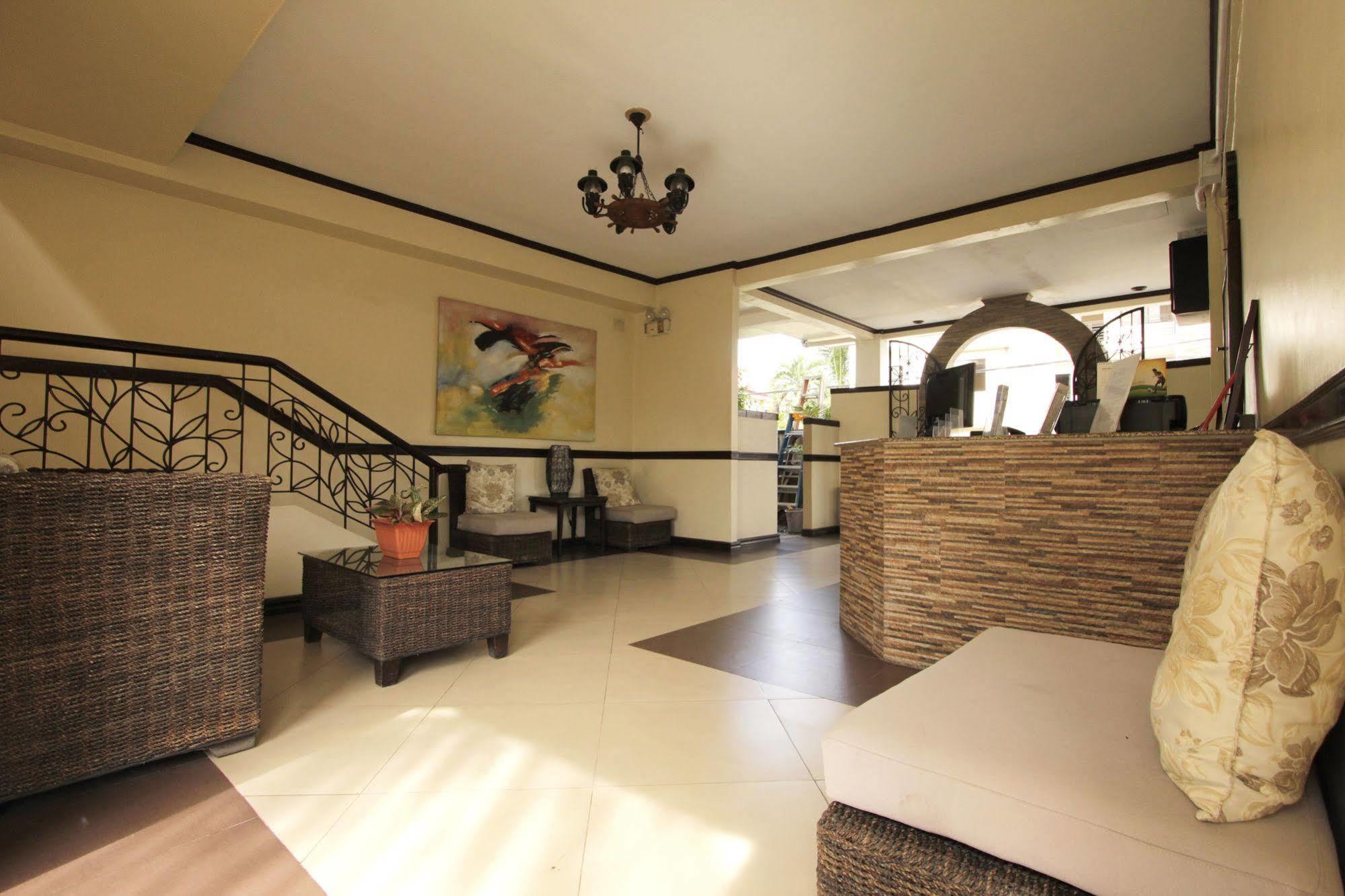 Отель Red Knight Gardens Davao Экстерьер фото