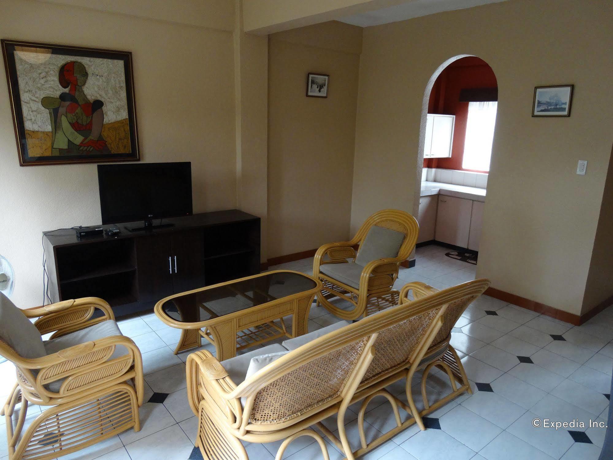 Отель Red Knight Gardens Davao Экстерьер фото