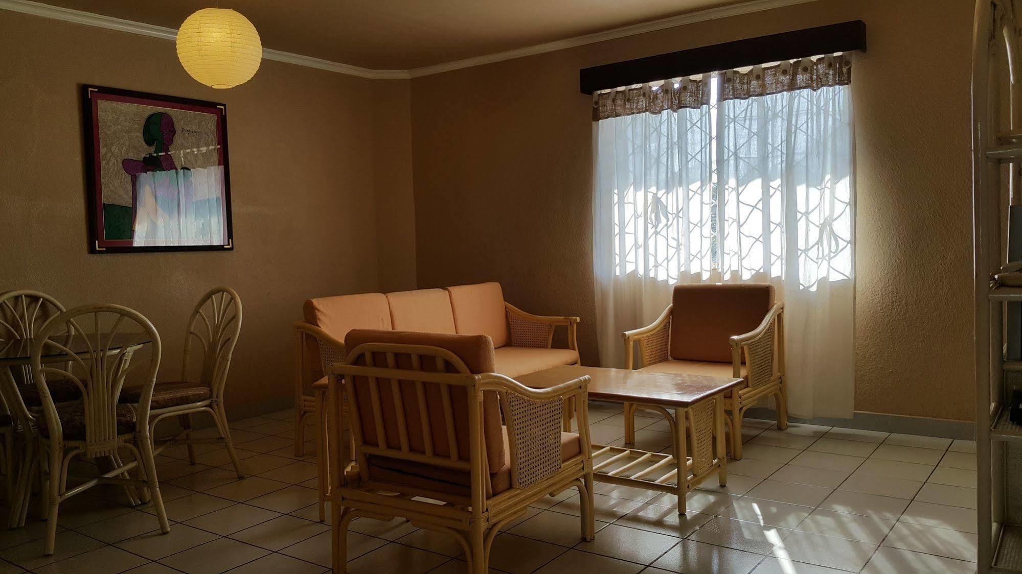 Отель Red Knight Gardens Davao Экстерьер фото