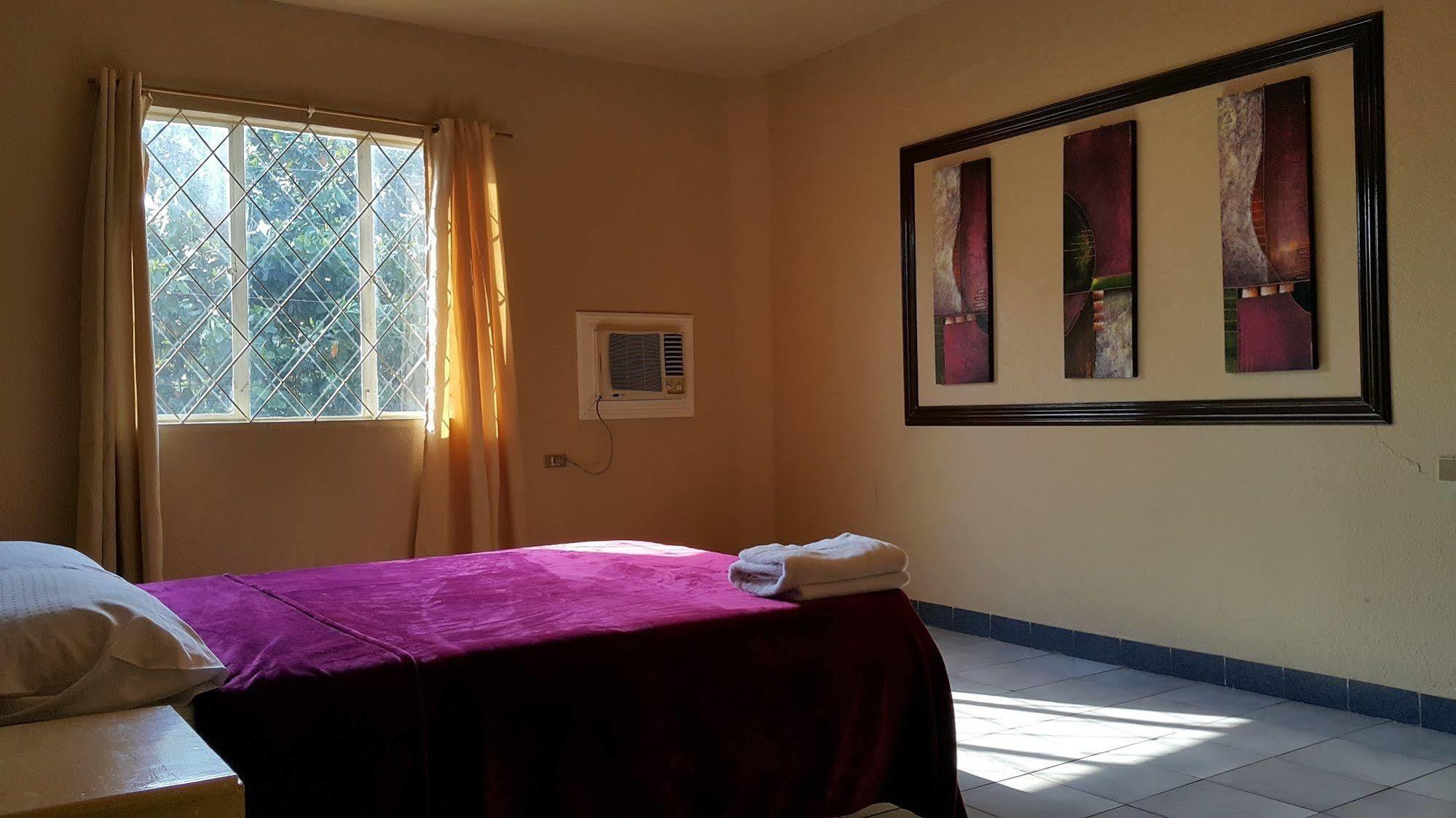 Отель Red Knight Gardens Davao Экстерьер фото