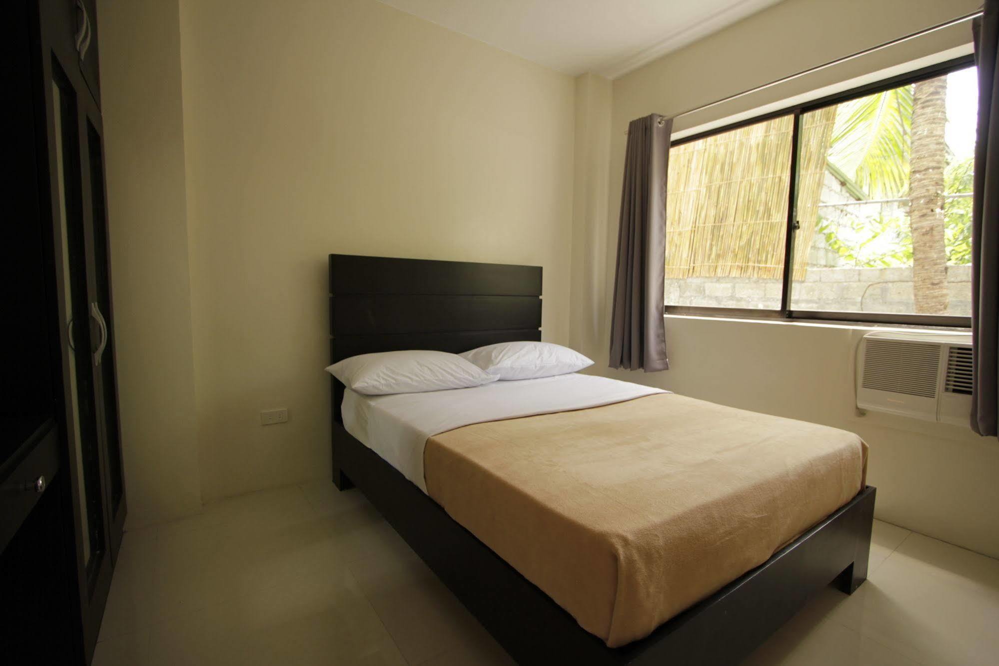Отель Red Knight Gardens Davao Экстерьер фото